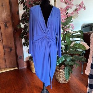 NWT slimming dress Love Squared long slv but lightweight sm. handkerchief hem